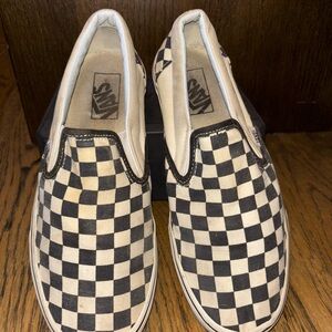 Vans (black and white checkered)